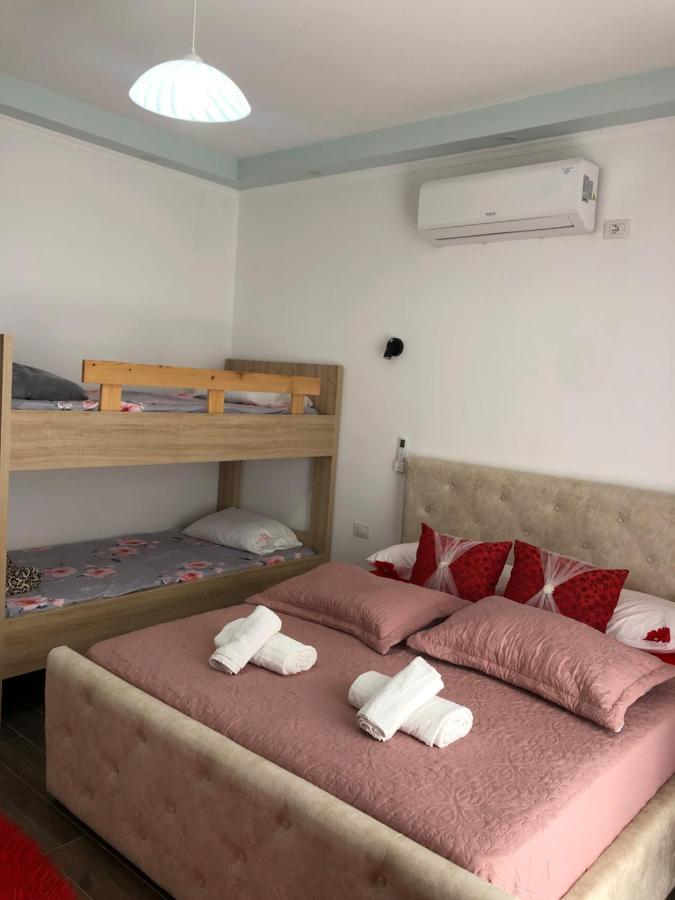 Adriatik Guesthouse Permet Luaran gambar