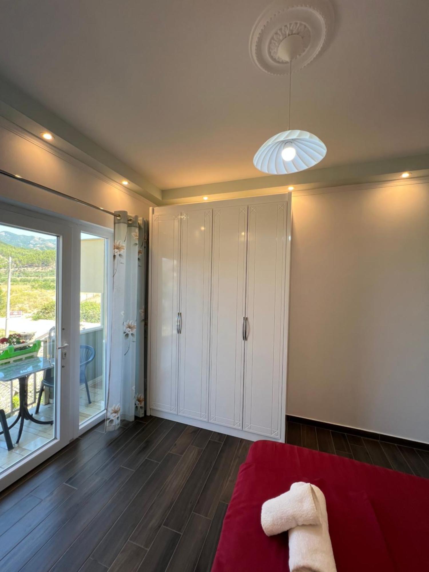 Adriatik Guesthouse Permet Luaran gambar