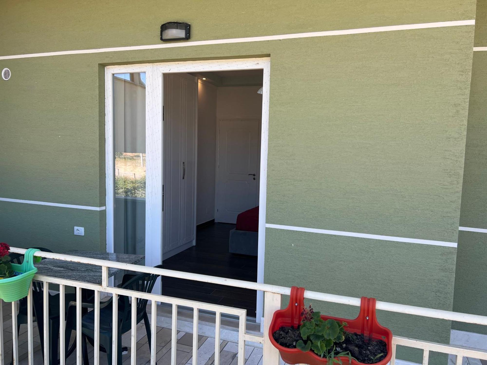 Adriatik Guesthouse Permet Luaran gambar