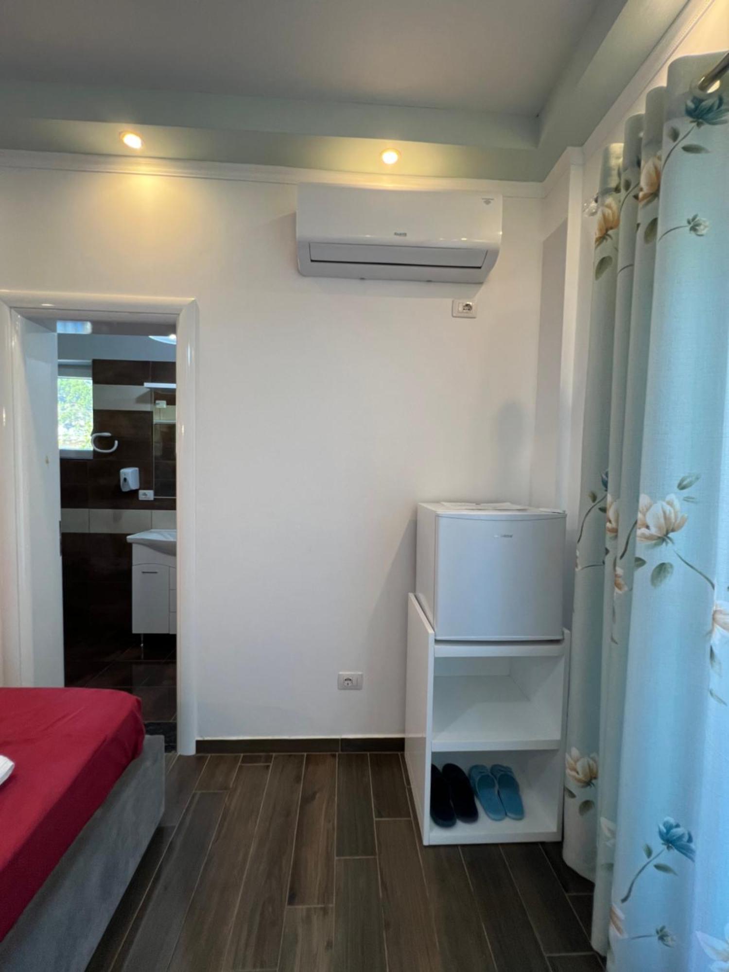 Adriatik Guesthouse Permet Luaran gambar