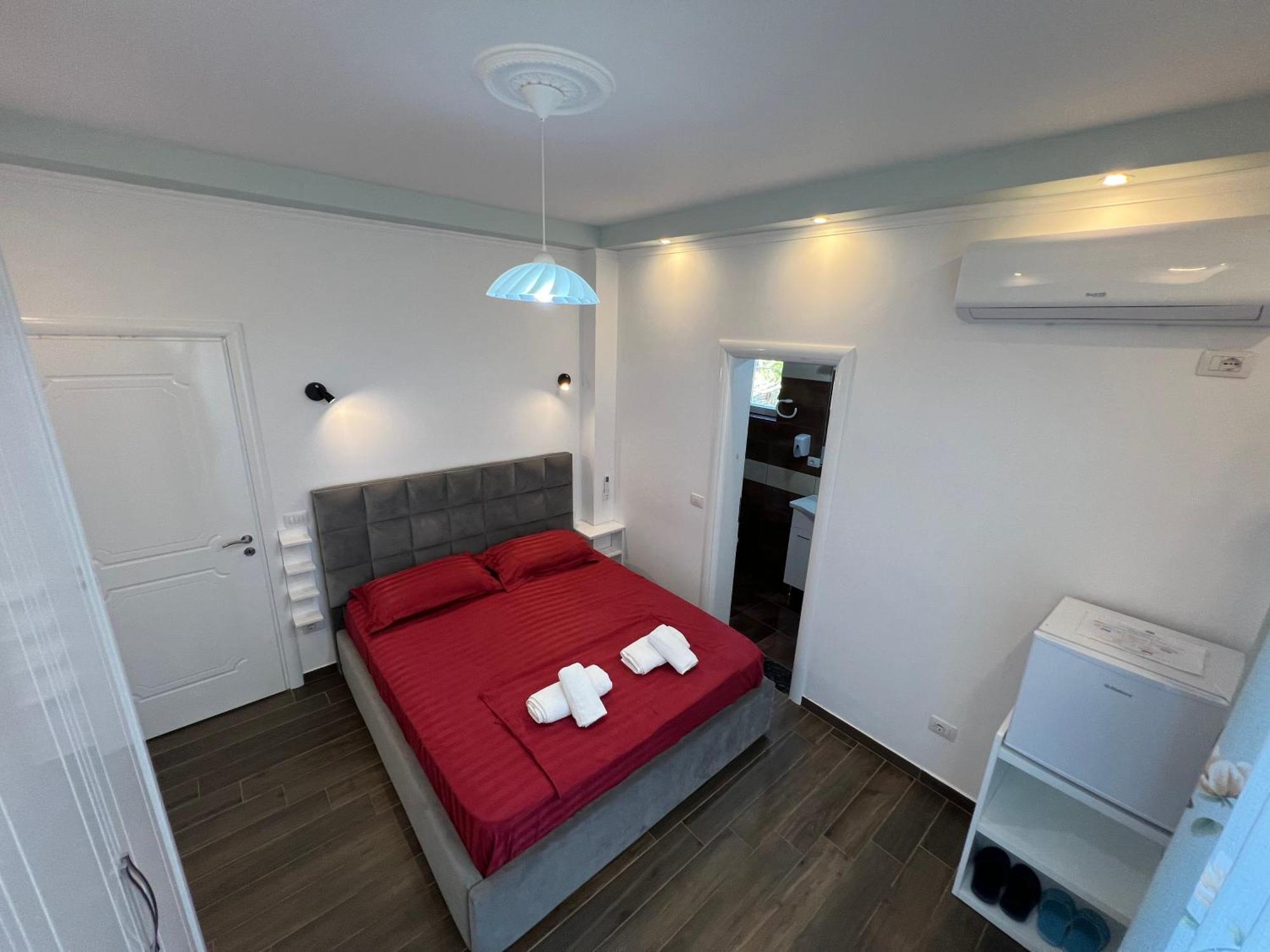 Adriatik Guesthouse Permet Luaran gambar